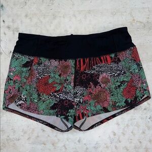 Lululemon Run Times Short II *4" Zen Garden Multi / Black | size 6